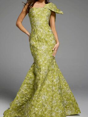 NWT Jovani 41130 One Shoulder Bow Sleeves Mermaid Dress Yellow size 4